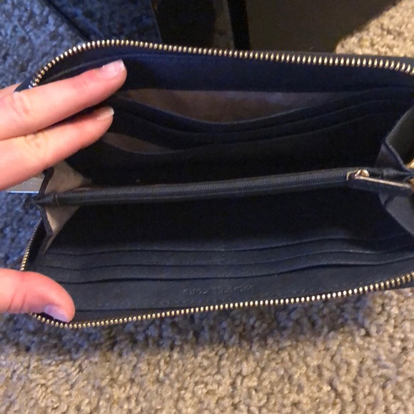 SOLD Michael Kors Dark Navy Blue Large Wallet - Picture 4 of 5